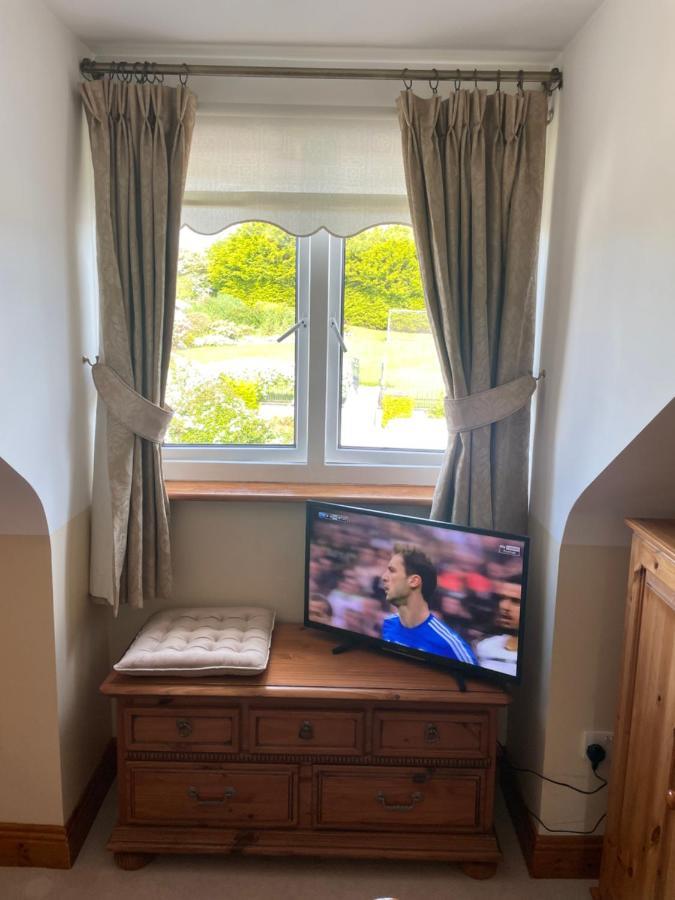 Cosy Rooms In A Stone Cottage Salthill Екстер'єр фото
